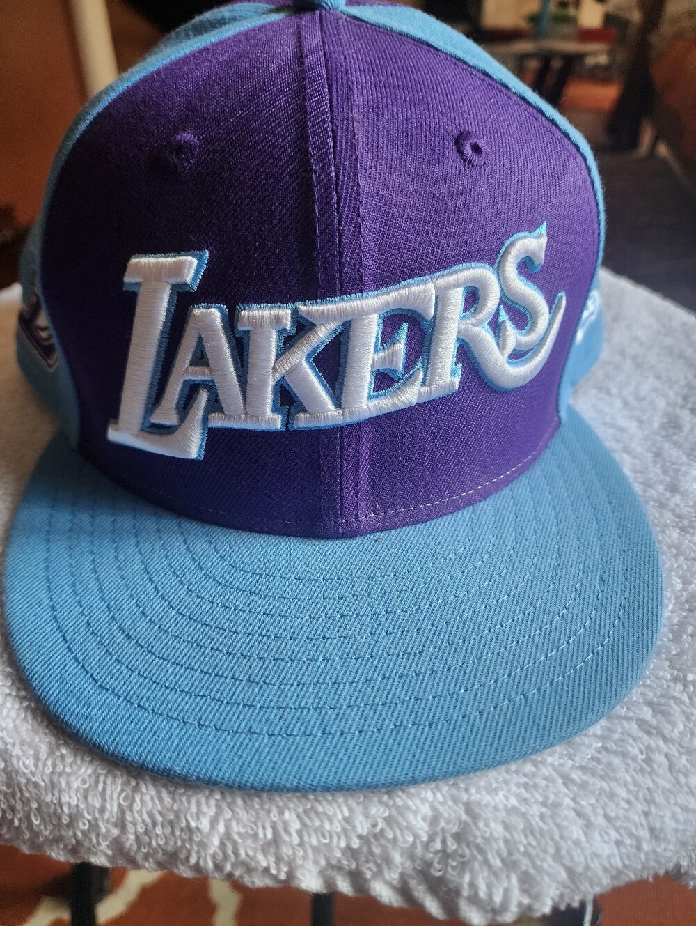 New Era 59Fifty sz 8 fitted Lakers Purple and Blue Kids Hat